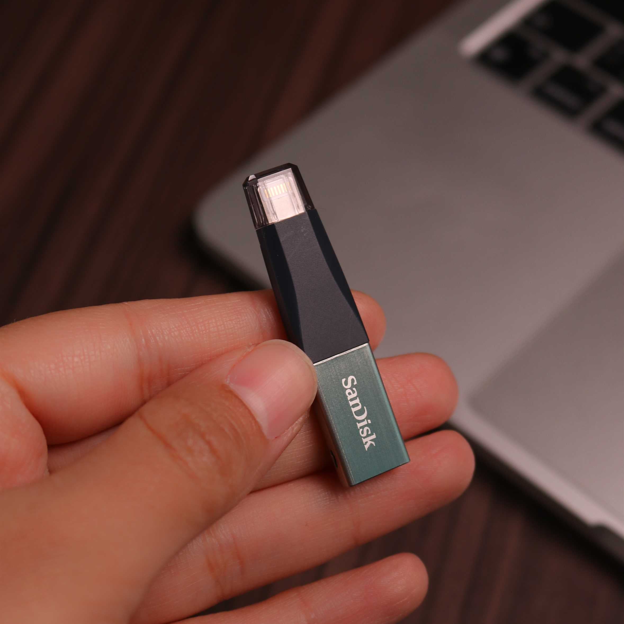 SanDisk iXpand Flash Drive for iPhone [H] - فلاش ميموري - سان ديسك - لجميع اجهزة الايفون القديمة - ماقبل ايفون ١٥