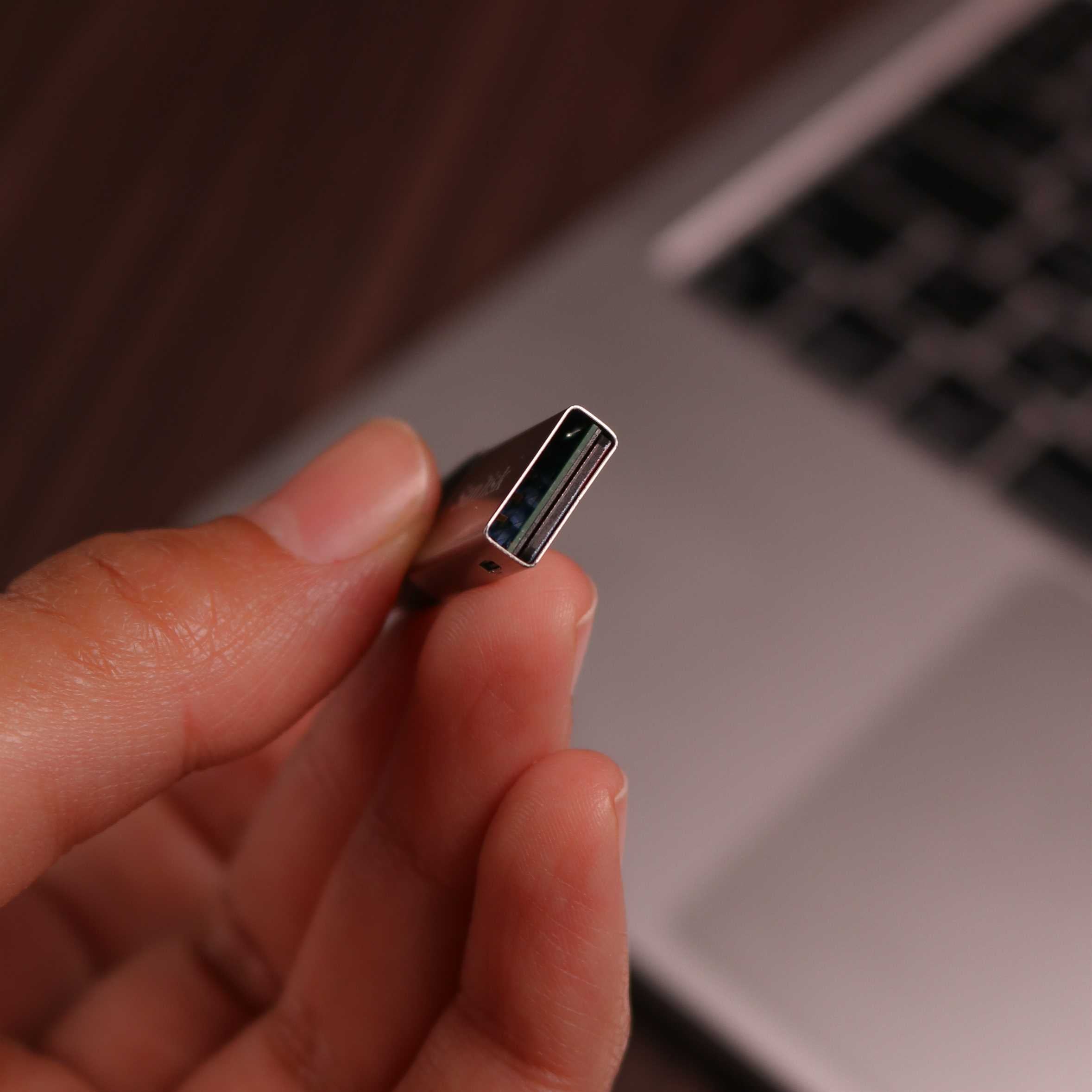 SanDisk iXpand Flash Drive for iPhone [H] - فلاش ميموري - سان ديسك - لجميع اجهزة الايفون القديمة - ماقبل ايفون ١٥