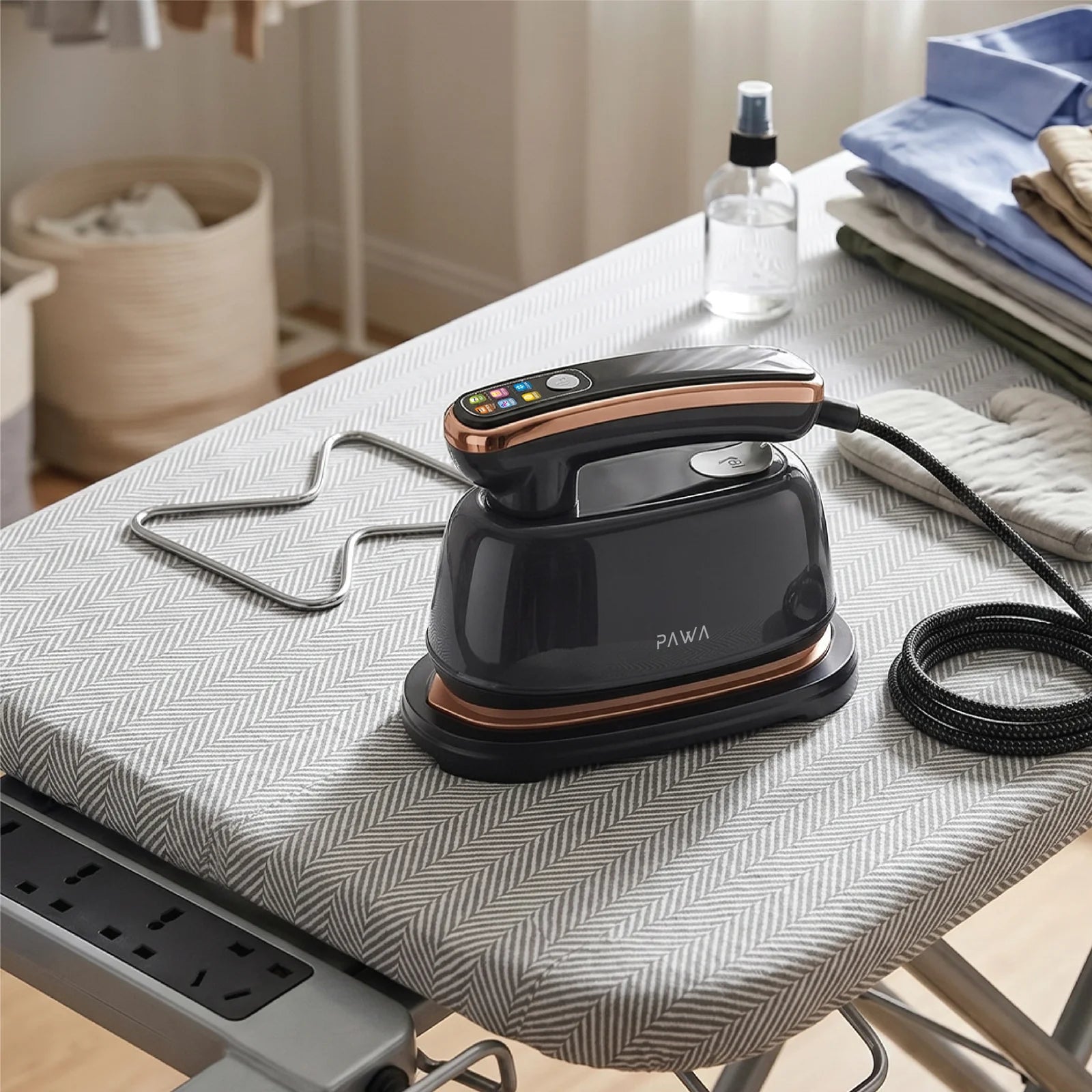 Pawa GoSteam Electrical steam iron with Display.