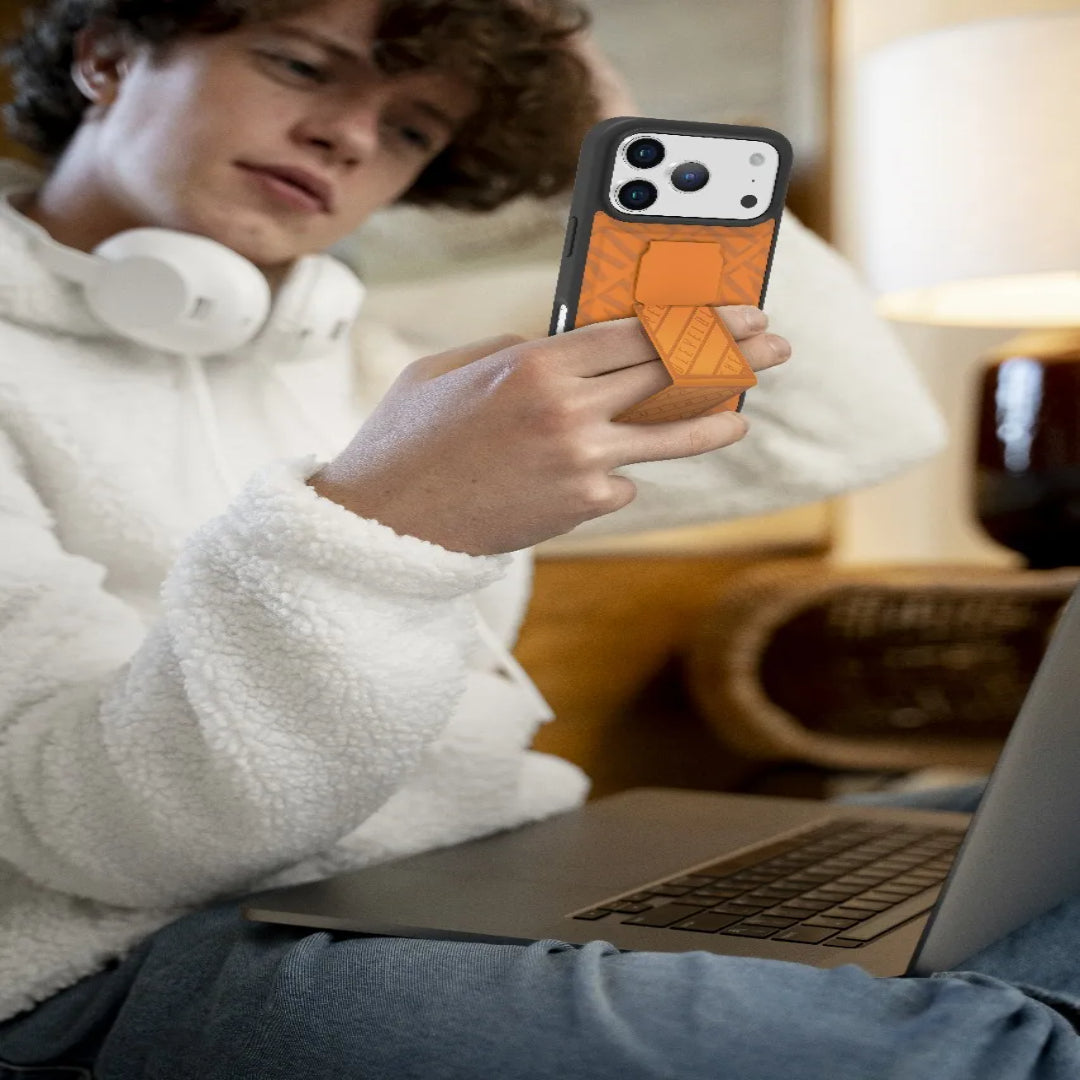Levelo Morphix Cuero Gripstand Case iPhone17 Pro / Pro Max - Sunrise Orange [O] - كفر حماية عالية - ليفيلو - ايفون 17 بروماكس / 17 برو - مع مسكه وستاند