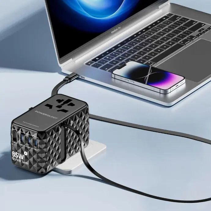 Powerology Universal GaN 85W Super Charger Retractable Type-C Cable - Black [O] - بلاك حائط شحن دولي - 4 فتحات للشحن - 3 فتحات تايب سي +1 فتحة يو اس بي - قوة 85 واط  مع كيبل تايب سي - كفالة 24 شهر